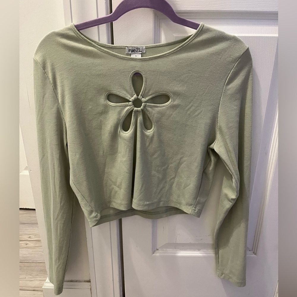 Rue21 Cropped Daisy Cutout Long Sleeve Top